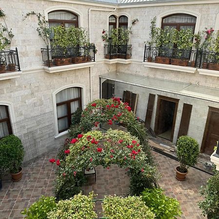 Midway Baku Hotel Bagian luar foto